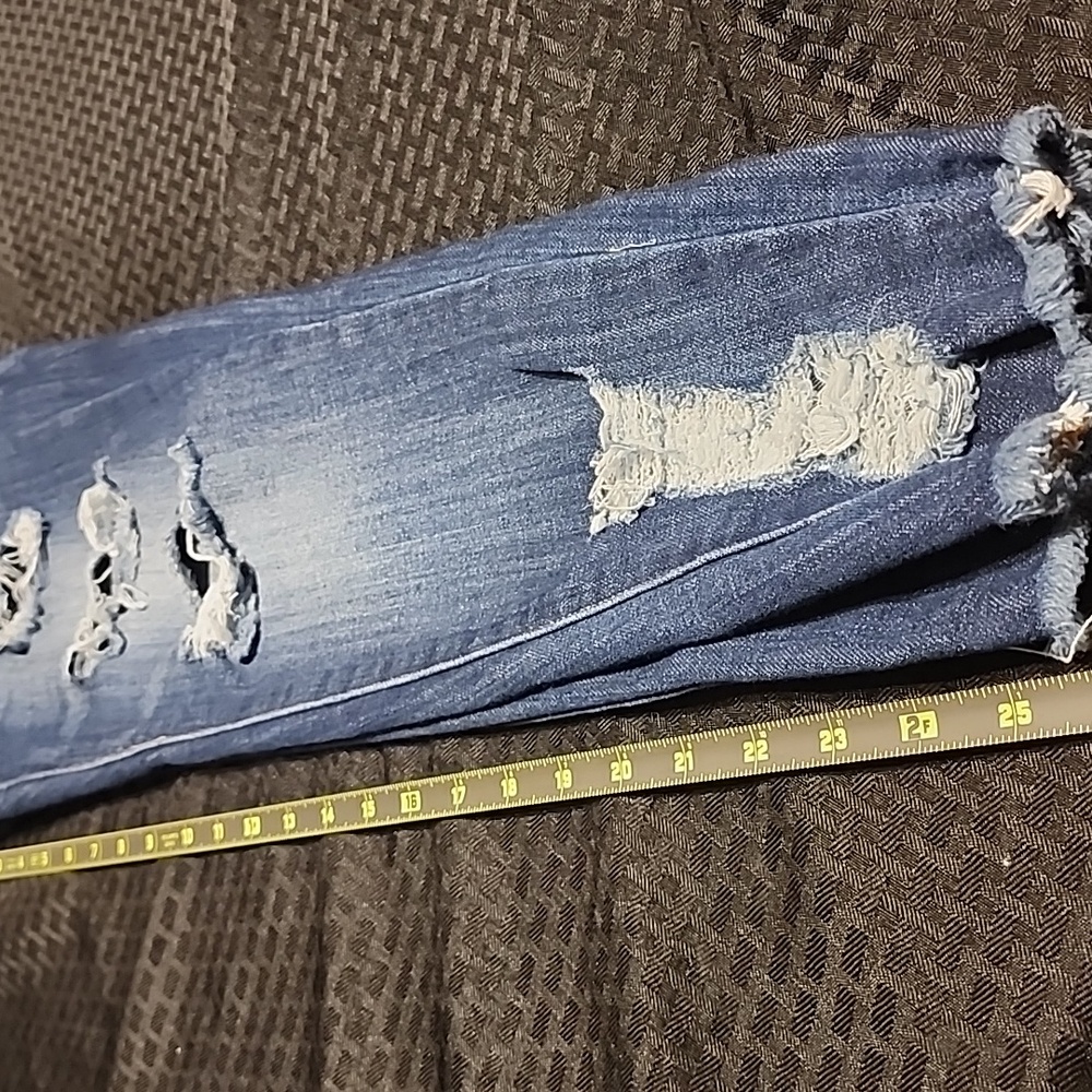 Women's Distressed Skinny Jeans - Dark Blue - Picture 9 of 10